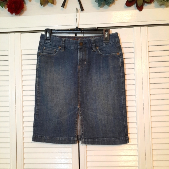 Tommy Hilfiger Dresses & Skirts - Tommy Hilfiger denim skirt sz 0 *1